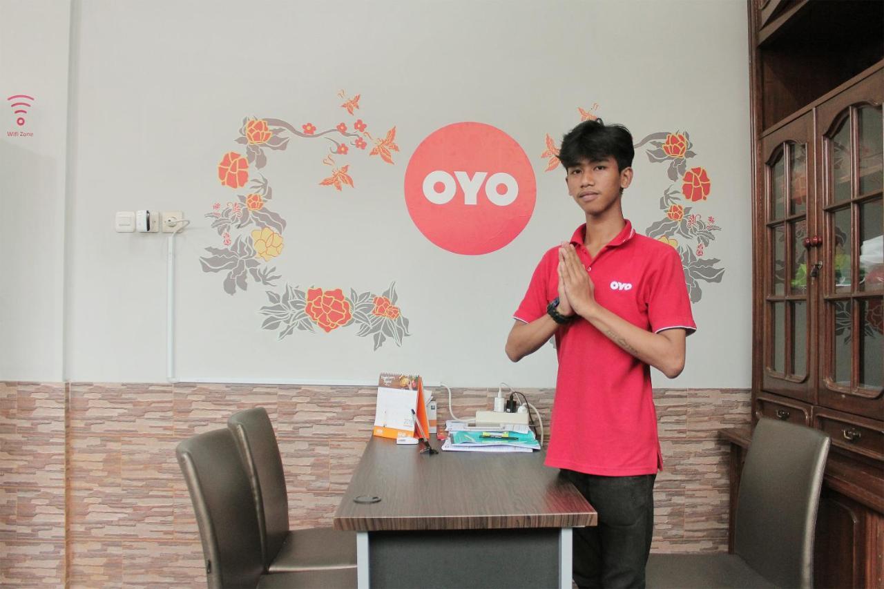 OYO 121 Rumah Ayub Syariah Hotel Jakarta Bagian luar foto