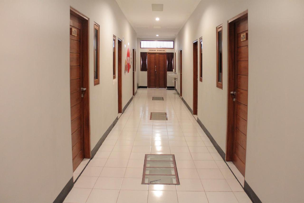 OYO 121 Rumah Ayub Syariah Hotel Jakarta Bagian luar foto