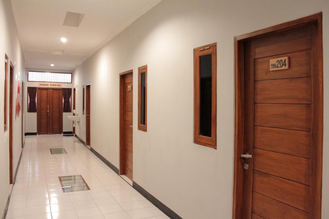 OYO 121 Rumah Ayub Syariah Hotel Jakarta Bagian luar foto