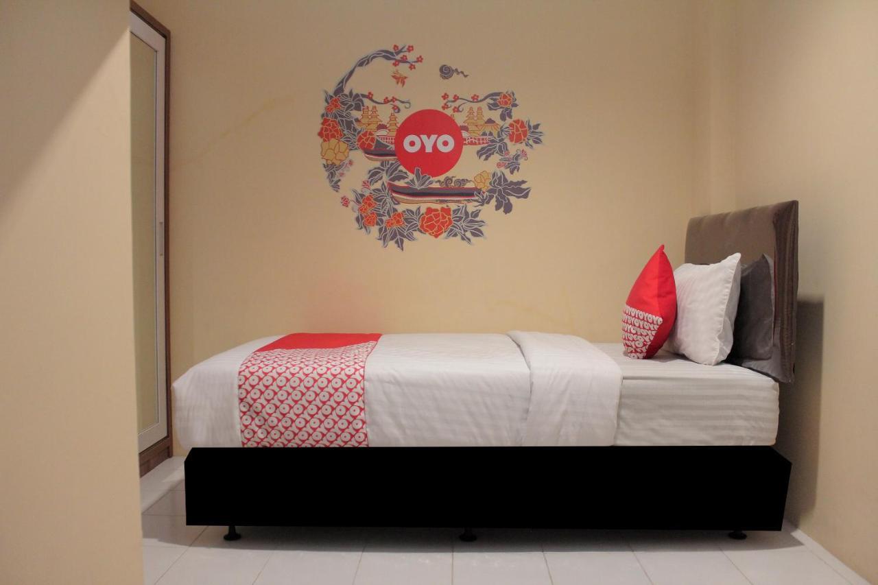 OYO 121 Rumah Ayub Syariah Hotel Jakarta Bagian luar foto